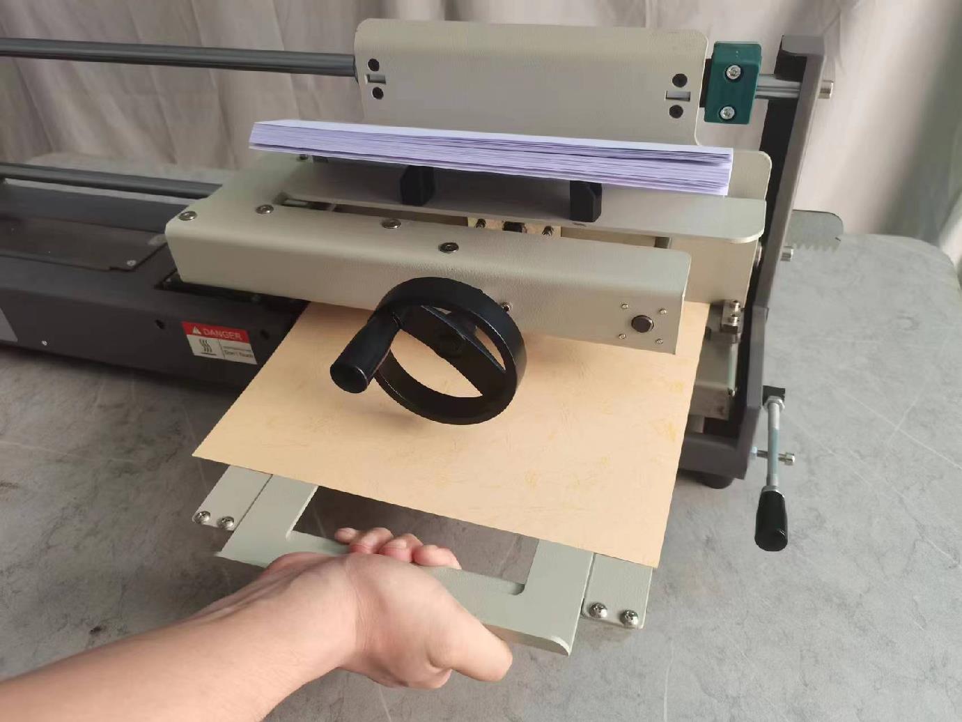 Máquina de ligação de livro de - Binding Machine Comb avaliação e preço